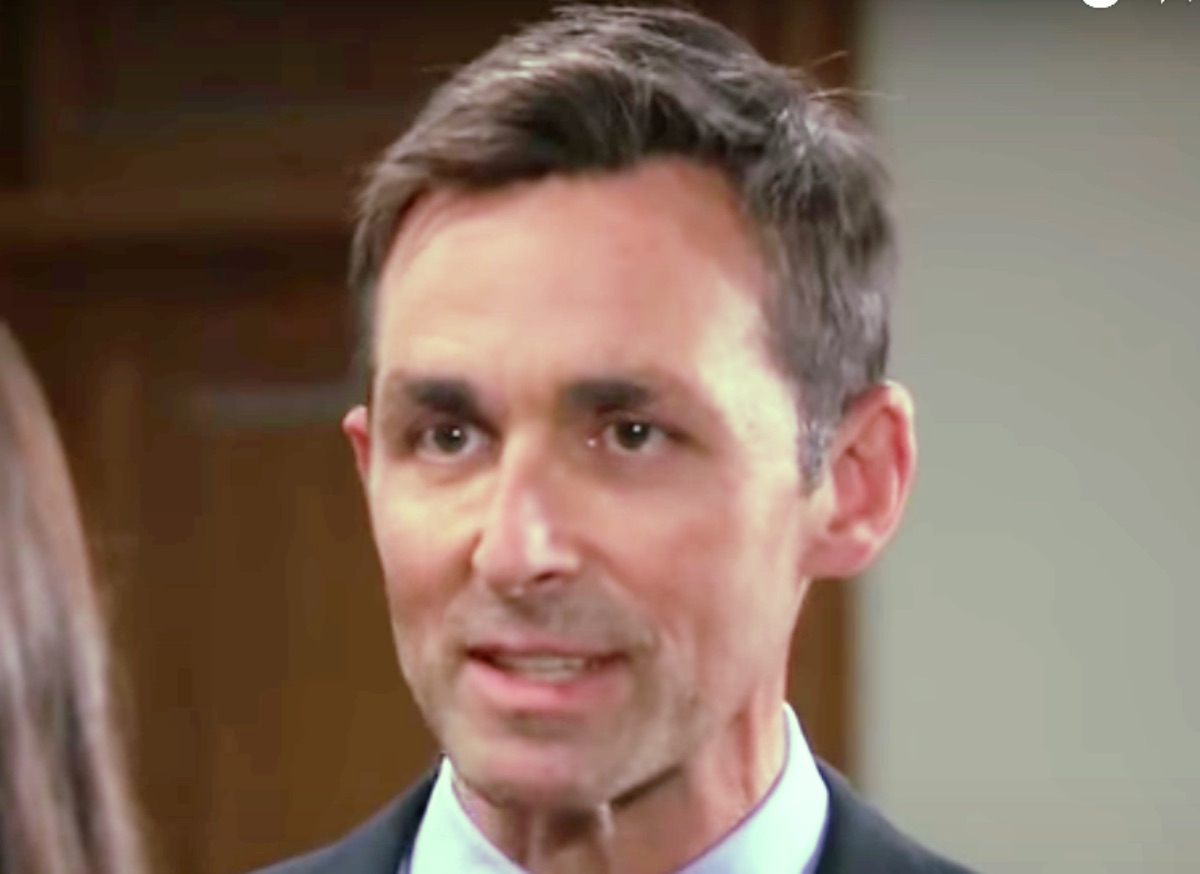General Hospital Gh Spoilers Anna Relieved To Locate Valentin As She Rushes To His Aid