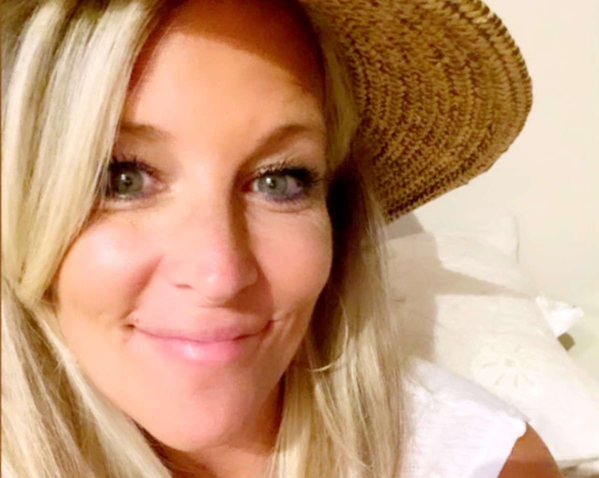 General Hospital News Update: Laura Wright Loves A Witchy Read In Her Downtime!