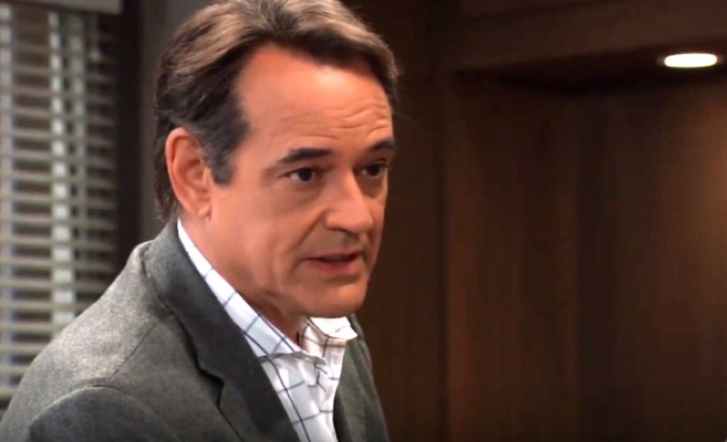 General Hospital: Dr. Kevin Collins (Jon Lindstrom)