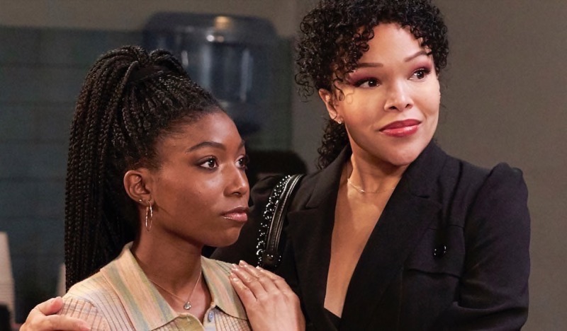 General Hospital: Dr. Portia Robinson (Brooke Kerr)