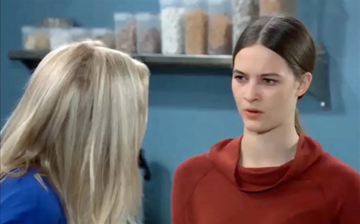 General Hospital: Heather Webber (Allie Mills) and Esme Prince (Avery Pohl)