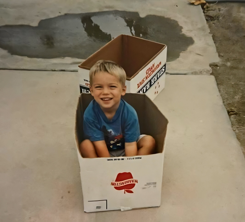 Rory posts a very cute pic of him in a box - @rory_gibson - Instagram